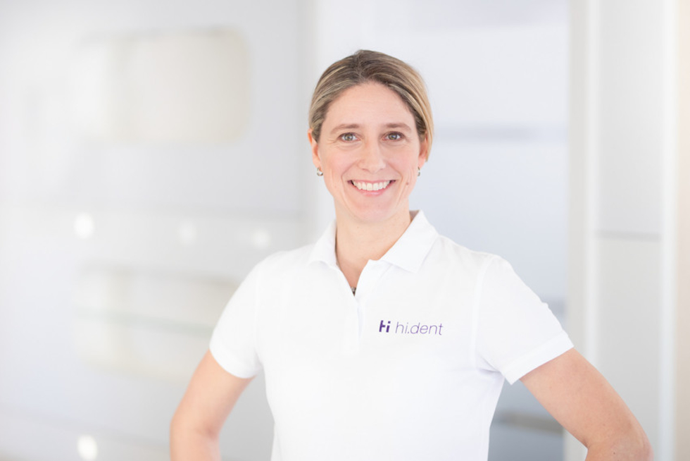 Nadine Mühlenstedt, führt parodontologische Behandlungen durch